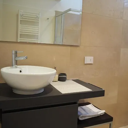 Liza's Suite's - Room's With A View * Sala Comacina