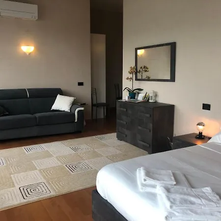 Liza's Suite's - Room's With A View サーラ・コマチーナ