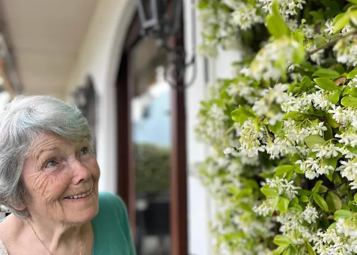 Liza's Suite's - Room's With A View Apartment