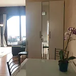 Liza's Suite's - Room's With A View Appartement