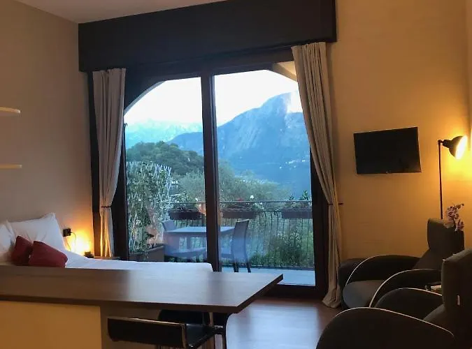 Liza's Suite's - Room's With A View Apartman